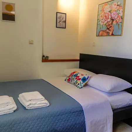 Laurels * Ханья (Крит)